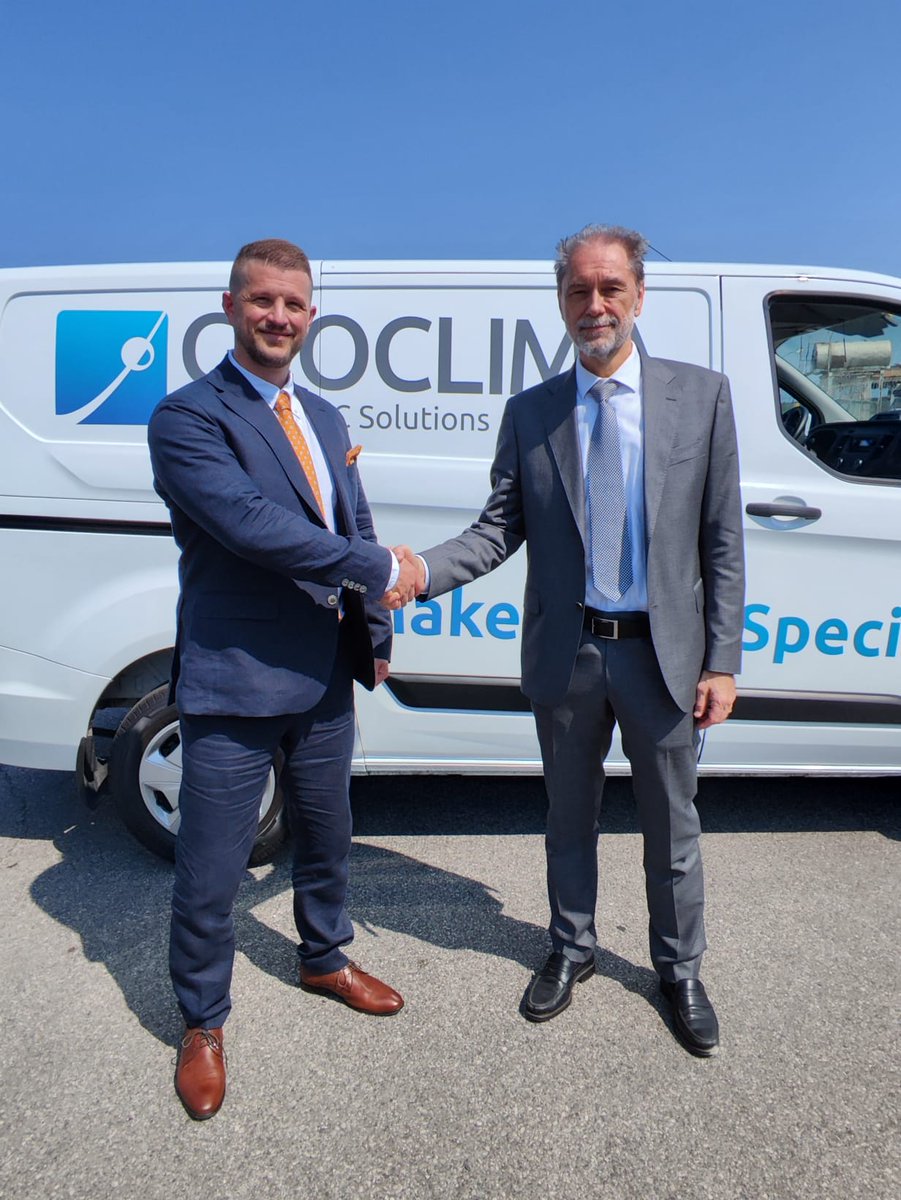 GeoclimaWeb's tweet photo. 🎉 Today, Stefan Aspman, President of Munters Data Center Technologies, visited Geoclima headquarters.

This handshake between Stefan Aspman and Geoclima CEO Paolo Ferraris marks the beginning of a new exciting chapter for both Munters and Geoclima.

#Munters #Geoclima #HVAC https://t.co/XehT9wKYXG