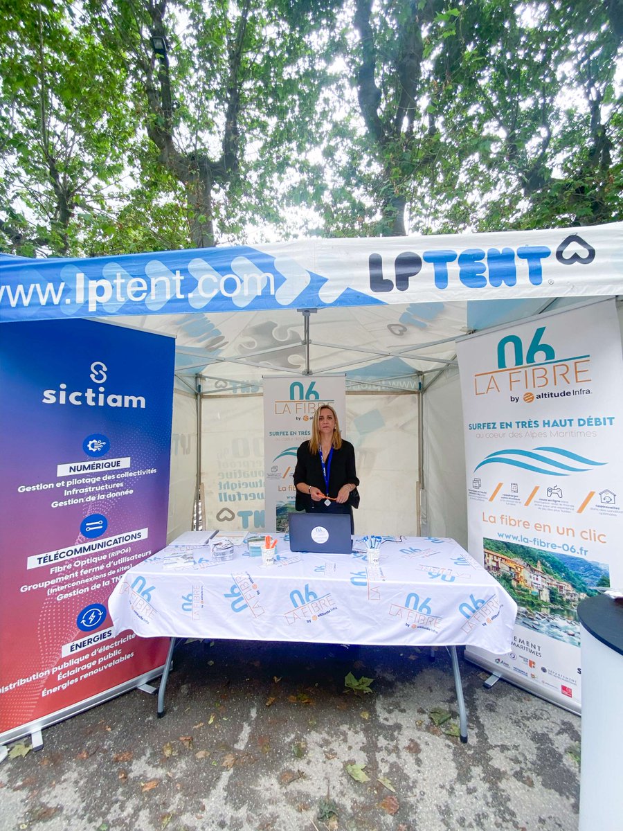LaFibre_06's tweet photo. [#PARTENARIAT]

📸Retour en images un mois après l'#UTCAM06 

Ce fut l'occasion de vous rencontrer et de répondre à vos questions sur la #fibreoptique à #SaintMartinVésubie
Malgré le mauvais temps, nous étions bien présents avec le #SICTIAM 💪

#courezverslafibreoptique https://t.co/P3IYEAVzGu