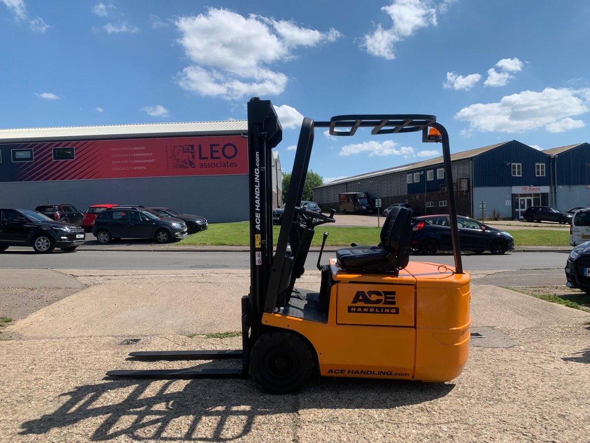 HandlingAce's tweet photo. Refurbished Still R50-15 3-Wheel Electric Powered Forklift Truck AH563

· Purchase Price £7,495.00
· HP £38.57 per week with VAT only Deposit
· Hire/Rental from only £57.50 per week

· Comes with a 12-month Major Parts Warranty and a Statutory 12-month LOLER for peace of mind. https://t.co/fTSKFtdgTC