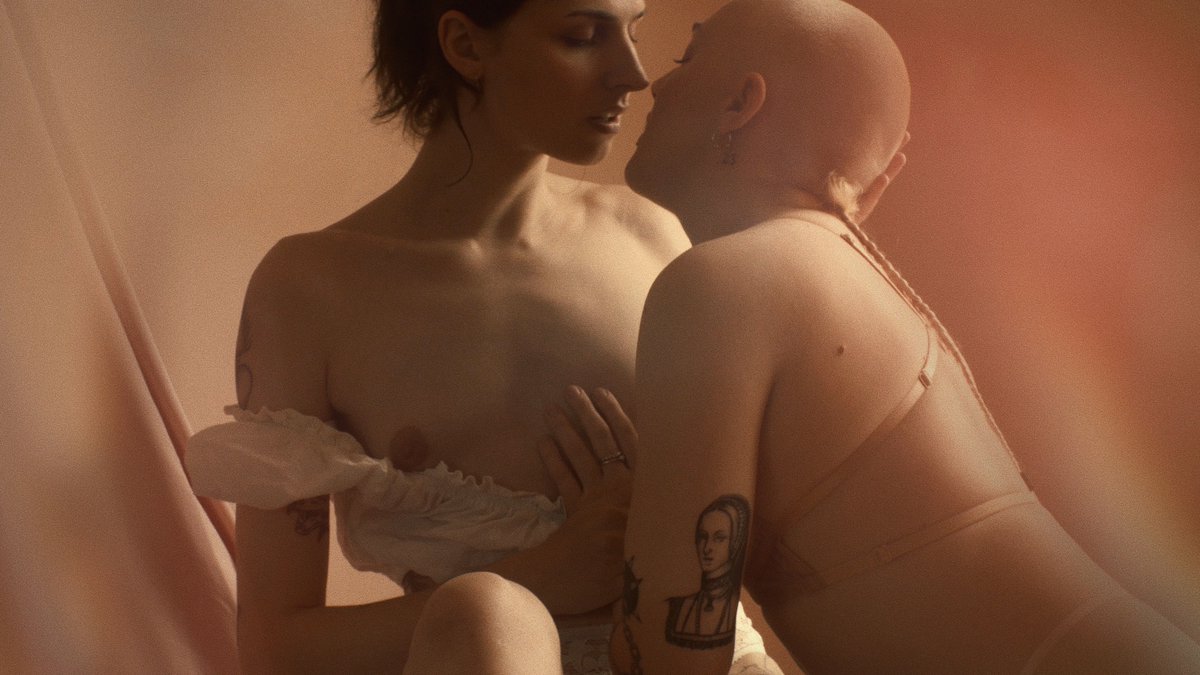 fourchambered's tweet photo. MAMAN II 
How MILF is an object but Mommy is a subject
@crowmommy_ @ValerieMara_ @velvetisfilthy @vextape 
https://t.co/QiVURDcisZ
🤍 https://t.co/Rl2P0ONPSh