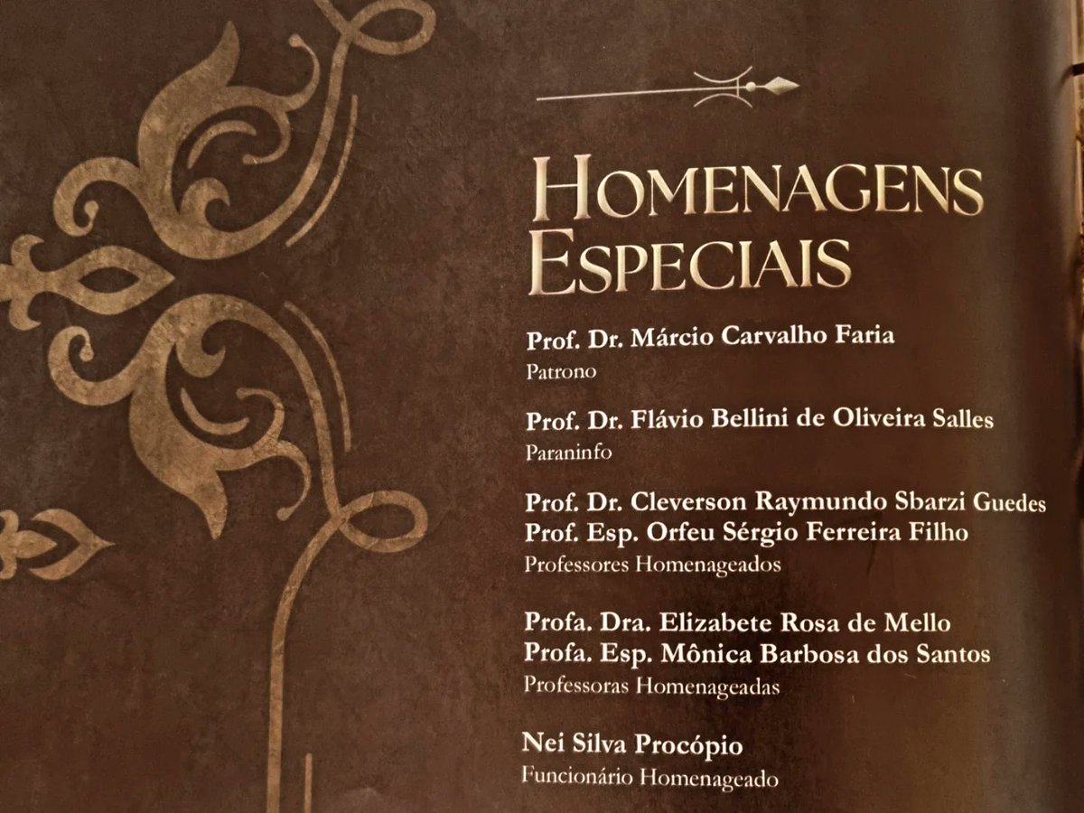 marciocfaria's tweet image. Muito feliz por ter sido escolhido o Patrono das quatro turmas de formandos da #FACDIR da @UFJF_  ! 

Muito obrigado, meus caros! 🙌

Uma honra poder celebrar a formatura com todos vocês! ❤️