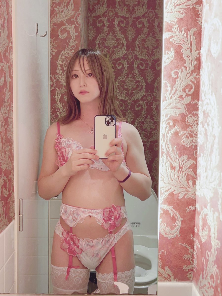 初ランナイで脱ぐのは恥ずかしくてトイレでこっこり撮ったやつ