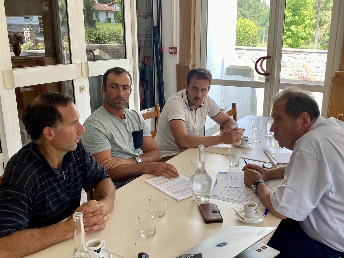 ForceCommunes's tweet photo. Rencontre à Itxassou avec Jérôme Ganzagain, René Bordagaray et Jérôme Salibère, représentants de l'ODG AOP Ossau-Iraty. 

Un temps d’échange précieux sur la nécessité de mettre à jour le cahier des charges de l’AOP.

#SenateurdeTerrain
#laforcedenoscommunes https://t.co/XSSk5P3e25