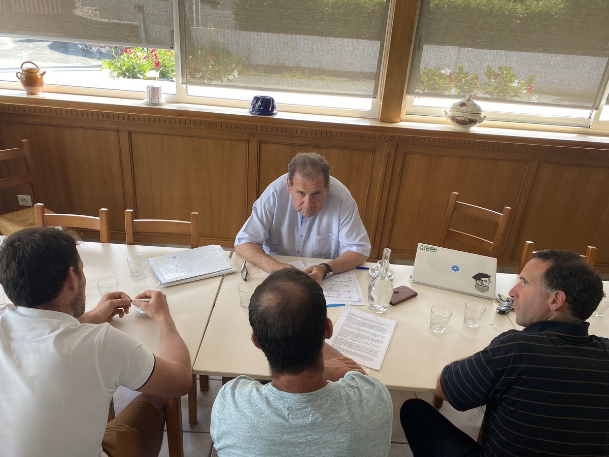 ForceCommunes's tweet photo. Rencontre à Itxassou avec Jérôme Ganzagain, René Bordagaray et Jérôme Salibère, représentants de l'ODG AOP Ossau-Iraty. 

Un temps d’échange précieux sur la nécessité de mettre à jour le cahier des charges de l’AOP.

#SenateurdeTerrain
#laforcedenoscommunes https://t.co/XSSk5P3e25