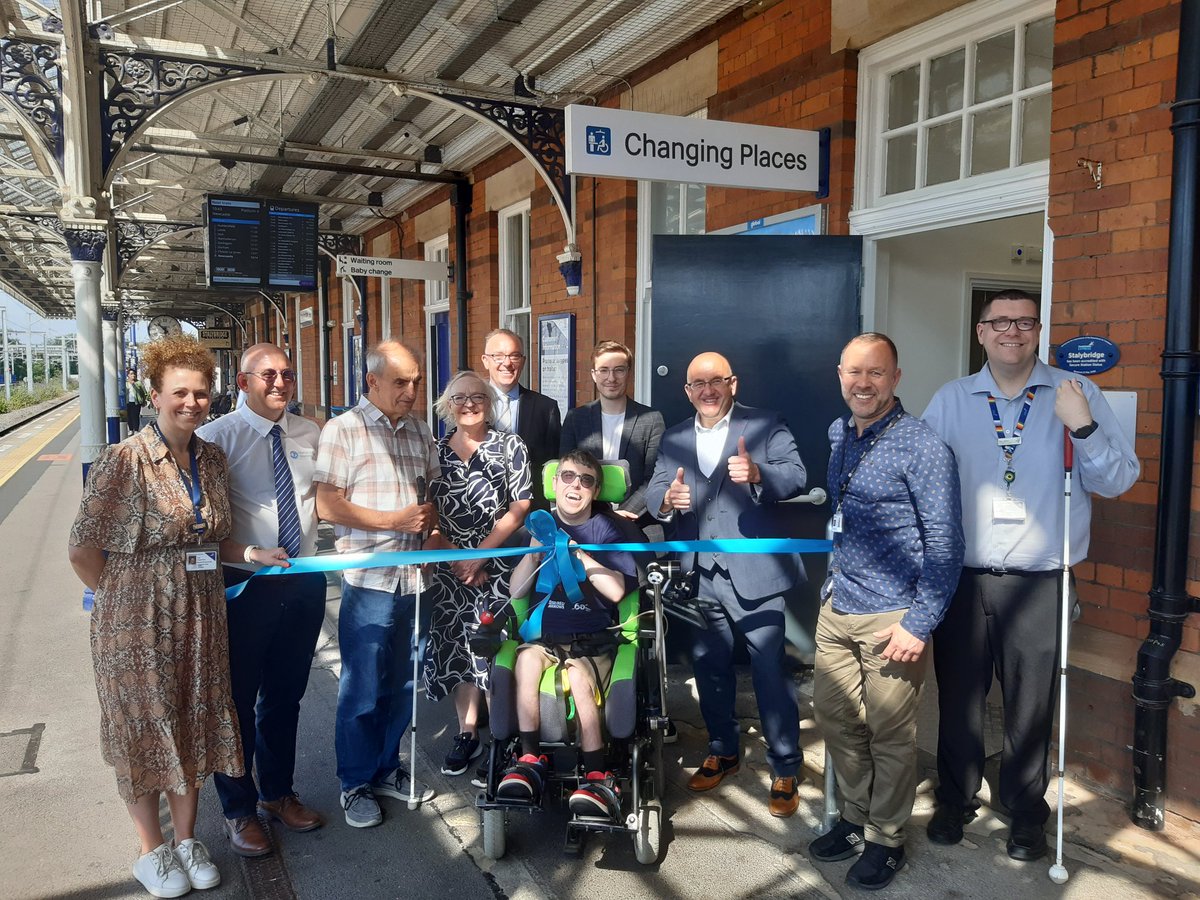 grahaMeiklejohn's tweet photo. Great to meet @zackyboy14 at the opening of the @TPExpressTrains @MDUK_News and @transportgovuk delivered Changing Places facility at Stalybridge railway station to mark #ChangingPlacesAwarenessDay. Such an inspirational, effective and pioneering campaigner. https://t.co/cFhfSkmQGa