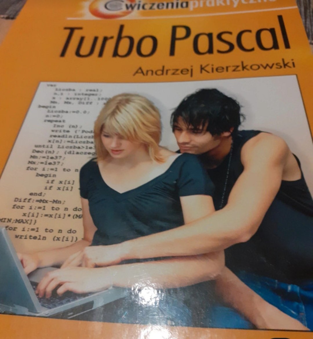 k0marzyca's tweet photo. there is more tension on the cover of a programming book than in my entire life https://t.co/qiQdBMT9BX