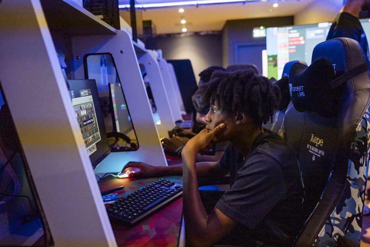 arcoacademy's tweet photo. Some photos of our students at the @playnewmeta Gaming Arena.
#arcoacademy #education #academyschool #school #sportsschool #newmetagamingarena #coding #computers #esports #gaming https://t.co/GBmmmQBpWX