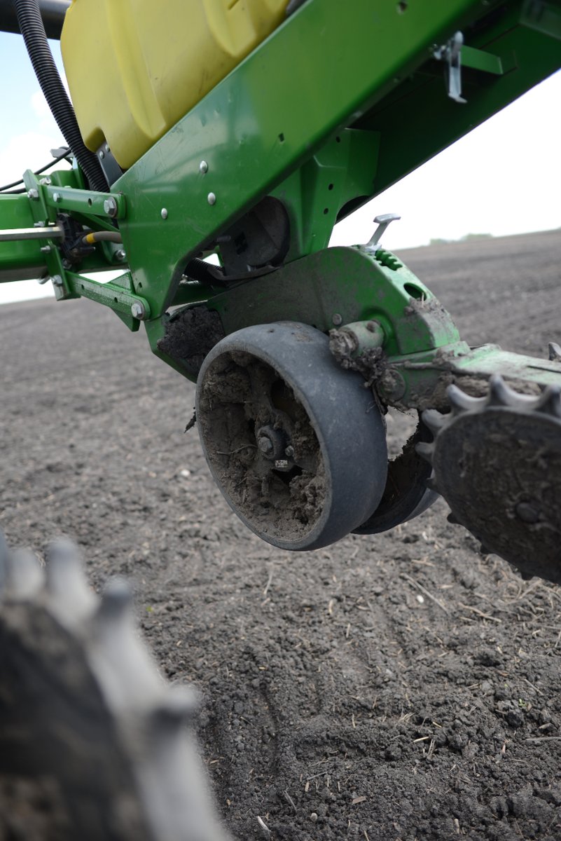 mudsmithGW's tweet photo. Discover the difference of quality, family-manufactured Spoked Gauge Wheels made in the USA!ย
#mudsmith #madeintheusa #familymade #farmlife #aglife #openrimdesign #mudsmithgaugewheels https://t.co/K04G84fef7