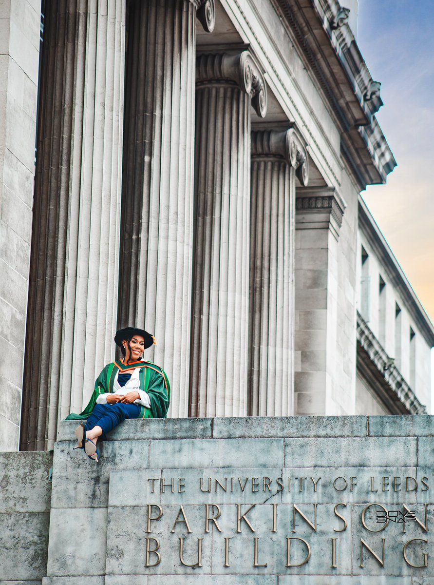 DoveSnap's tweet photo. From books to caps, capturing the essence of your academic journey. Every picture is a reminder of how far you've come. 🎓📸 #EducationalMilestones #MemoryKeeper #dovesnap https://t.co/3QHi2A0Vsy