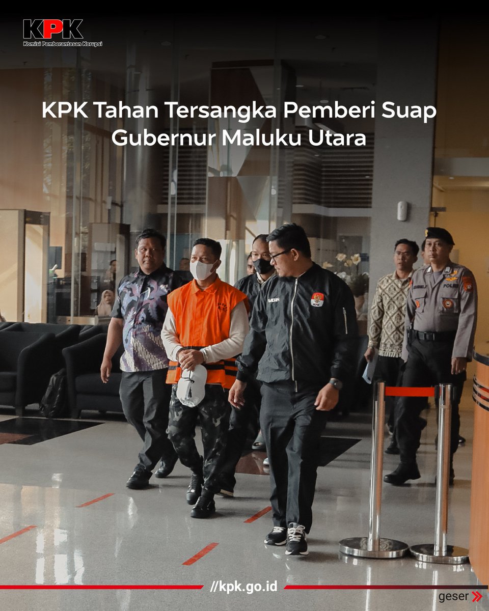 KPK_RI's tweet photo. Jakarta, 17 Juli 2024. KPK menetapkan dan menahan MS (Swasta) sebagai tersangka pemberi suap terkait pengurusan perizinan dan pengadaan barang &amp; jasa di Lingkungan Pemerintah Provinsi Maluku Utara tahun 2019-2024. (1/3)

#PenahananKPK
#PenindakanKPK https://t.co/RkckGW0tb9
