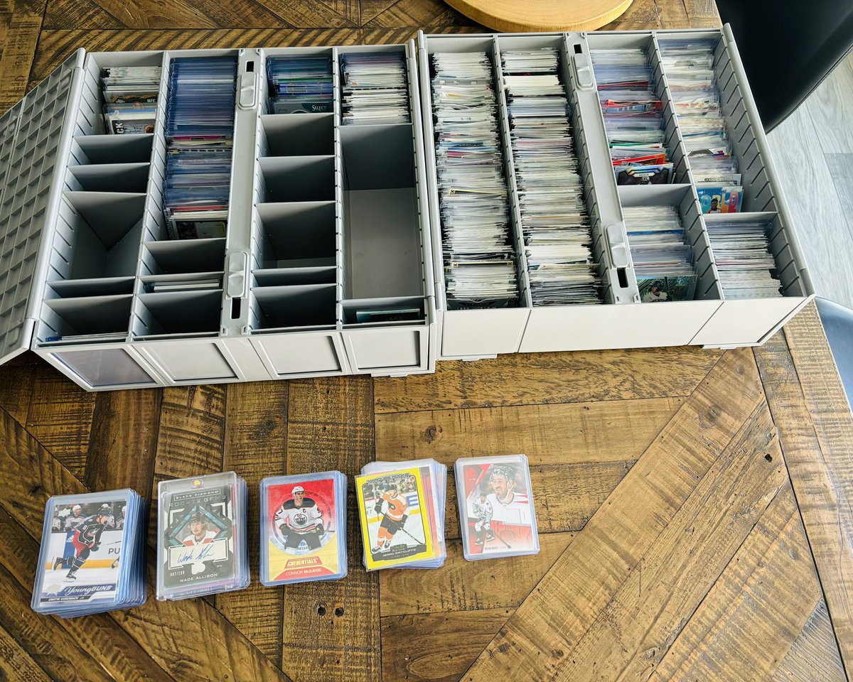 A Pepe (@a_pep11) on Twitter photo Going through all hockey lower end color/numbered/autos/YGs before the sales thread tonight. Anyone looking for cheap teams/players etc drop them and I’ll get you some photos. Shipping w/tracking $5 🇺🇸$10🇨🇦 free $100+ <a href="/sports_sell/">@SPORTS_SΞLL</a> Going through all hockey lower end color/numbered/autos/YGs before the sales thread tonight. Anyone looking for cheap teams/players etc drop them and I’ll get you some photos. Shipping w/tracking $5 🇺🇸$10🇨🇦 free $100+ <a href="/sports_sell/">@SPORTS_SΞLL</a>