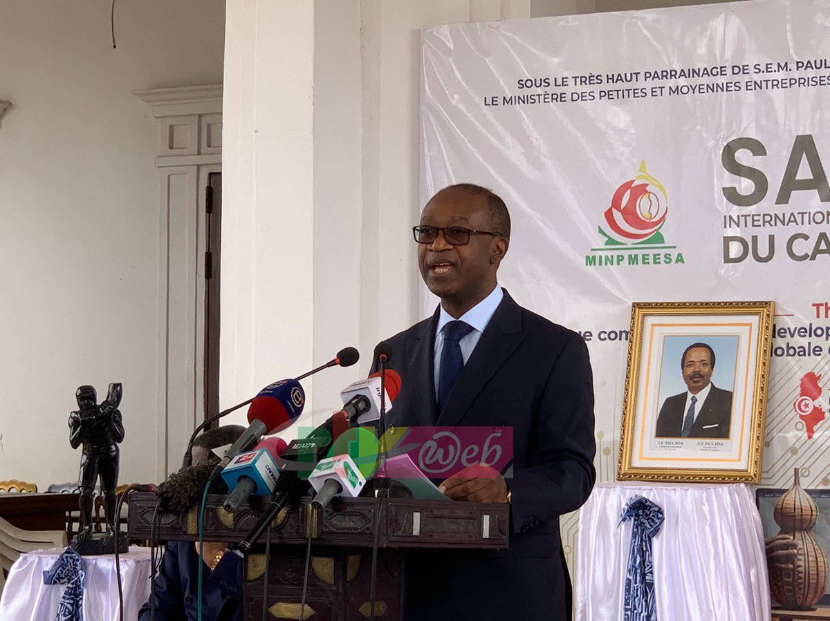 CRTV_web's tweet photo. The 8th Edition of the International Handicraft Exhibition of #Cameroon, #SIARC will take place from 22nd - 31st July 2024 in #Yaoundé. Achille BASSILEKIN IIl, Minister of Small and Medium Sized Enterprises has granted a press conference to discuss key priorities of the fair. https://t.co/4GnT7qcRMl