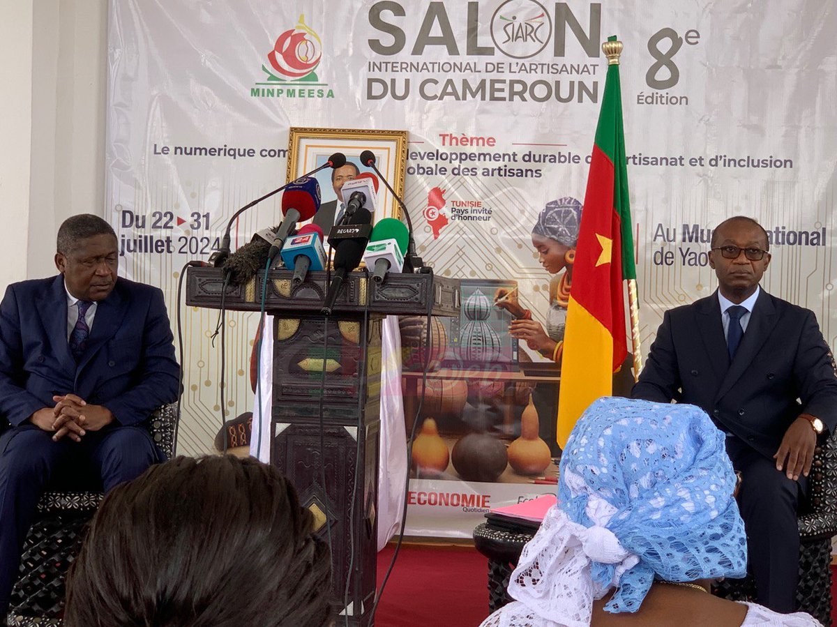 CRTV_web's tweet photo. The 8th Edition of the International Handicraft Exhibition of #Cameroon, #SIARC will take place from 22nd - 31st July 2024 in #Yaoundé. Achille BASSILEKIN IIl, Minister of Small and Medium Sized Enterprises has granted a press conference to discuss key priorities of the fair. https://t.co/4GnT7qcRMl