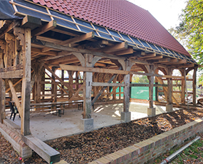 „Heute heiße ich ‚Hof Steckenpferd‘ und bin als integrativer Erlebnis-Bauernhof bekannt“, erzählt ein #sprechendesDenkmal, von dem bereits 1503 erstmalig berichtet wurde. Hier könnt Ihr noch viel mehr Interessantes über den Wegener Hof in Bünde erfahren: sprechendes-denkmal.de.