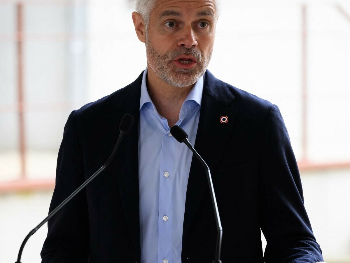humanite_fr's tweet photo. #AssembleeNationale : Laurent Wauquiez aurait conclu un accord avec le parti présidentiel pour l’attribution de 7 postes, en échange des voix accordées par son groupe qui ont permis l’élection de Yaël Braun-Pivet hier.

➡️ https://t.co/jFF4PYW1Gg https://t.co/2SLDB5Msqf