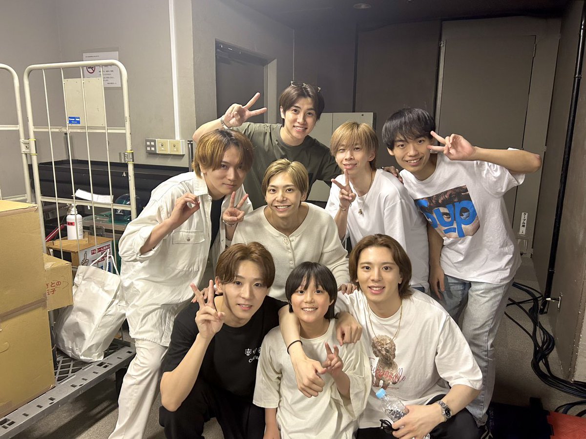 ACTaLE_Official's tweet photo. 『20th Century Live Tour 2024 〜地球をとびだそう！〜』を観劇させていただきました！

#幸大の観劇日記

トニセン兄さんに宇宙に連れていってもらっちゃった〜🛸✨

ジュニアのみんなと記念に📸

幸大

#20thCentury
#トニセン
#林一敬
#手島麗央
#SpeciaL
#岩崎楓士
#ジュニア
#あくたれ
#松本幸大 https://t.co/6950cVw7Vi