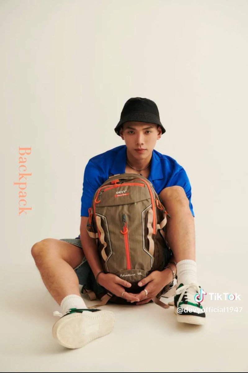 bothun29's tweet photo. เหมือนนายแบบต่างชาติอ่ะ
ไวป์ไปทางเมกายุโรป ไม่รู้ทำไม
จะว่าไปภาพนี้ พตอก็ทรงตี๋อินเตอร์นะ
แต่ไม่ว่ายังไง พตอ = หล่อ จบ
#DEVYxDAOU https://t.co/fT7TwCmnVG