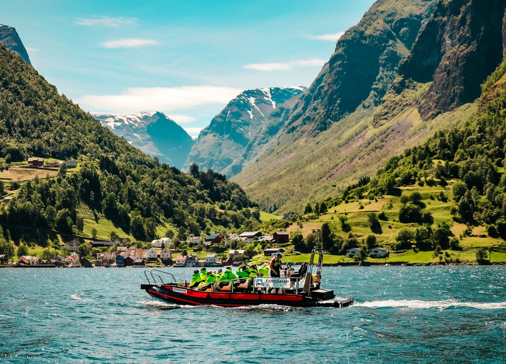 Fjordsafari's tweet photo. Welcome to the real-life Arendelle! 🏰✨ Did you know that our charming fjord village, Undredal, was part of the inspiration for the kingdom in the Disney movie Frozen? ❄️🌟 Come explore the magic and see for yourself! 🐐🧀 Learn at https://t.co/GsYZ76mIaF
Photo by Petter Enlund https://t.co/aGEcwDagWF