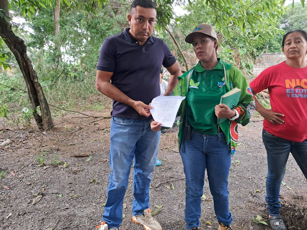 MINECPortuguesa's tweet photo. Tras denuncia pública, funcionarios del Ministerio de Ecosocialismo en el estado Portuguesa, se apersonaron, al caserío Mijaguito del municipio Paez, en el estado Portuguesa. https://t.co/JrXJdxiFiS