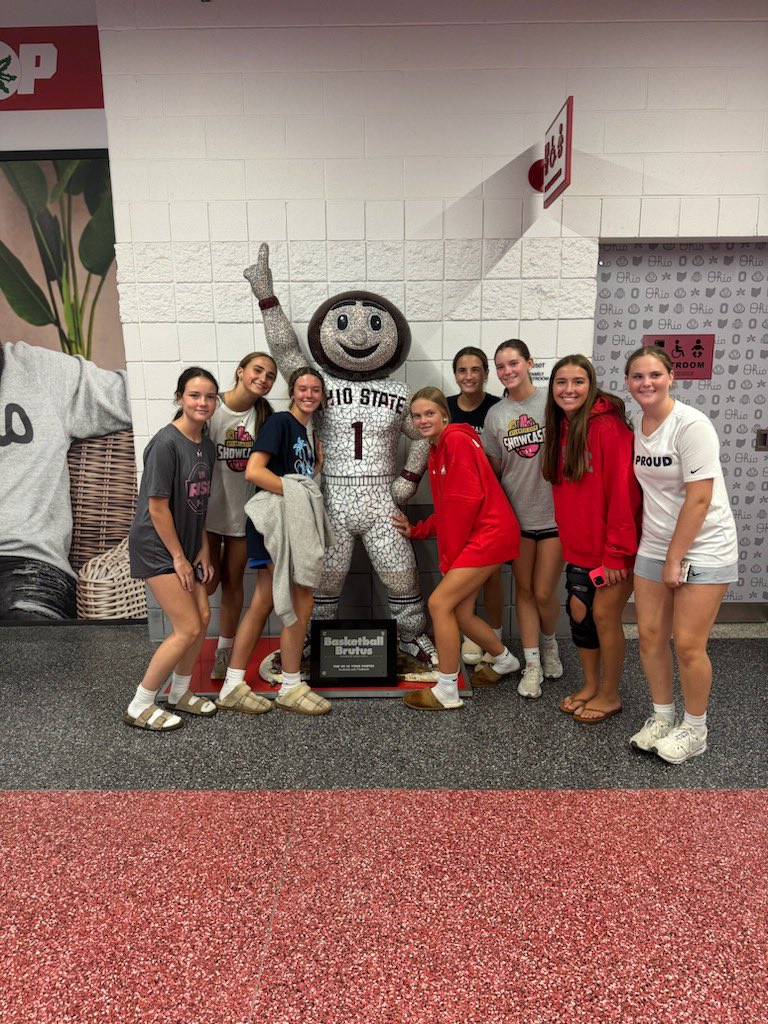 LaurenChain27's tweet photo. Had a fun few days in Ohio between tournaments with my @DistrictOneBA teammates. Now we lock in for the @RiseCircuit Finale this weekend. (@OhioStateWBB, we loved your campus!) https://t.co/ldvuV0A2iI