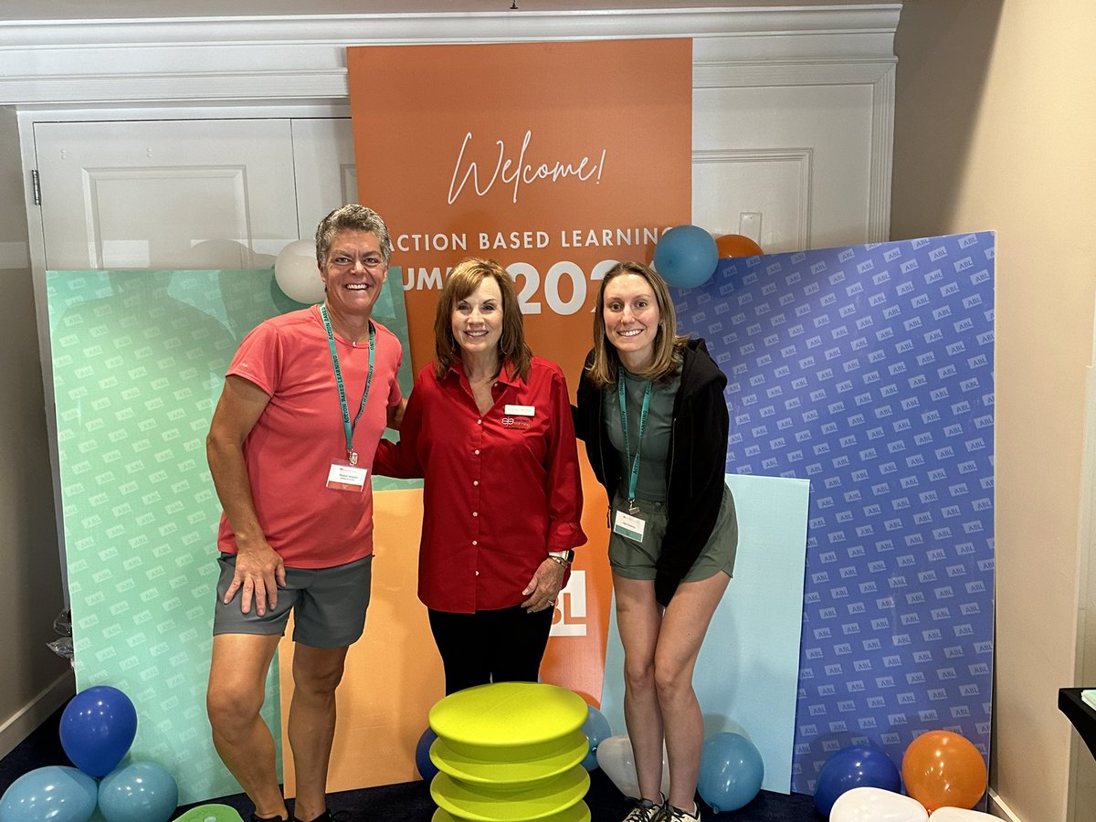 Robyn Newton tweet media