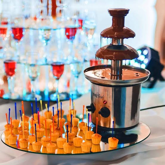FanaHomeChoice's tweet photo. To use the chocolate fountain, you first melt the chocolate and add it to the basin. Turn on the motor, and the auger will lift the chocolate to the top of the fountain, where it will flow down over the tiers. Dippables such as strawberries, marshmallows, and pretzels can then be dipped into the flowing chocolate.
To purchase, please call or whatspp 0704157815 for asame day delivery