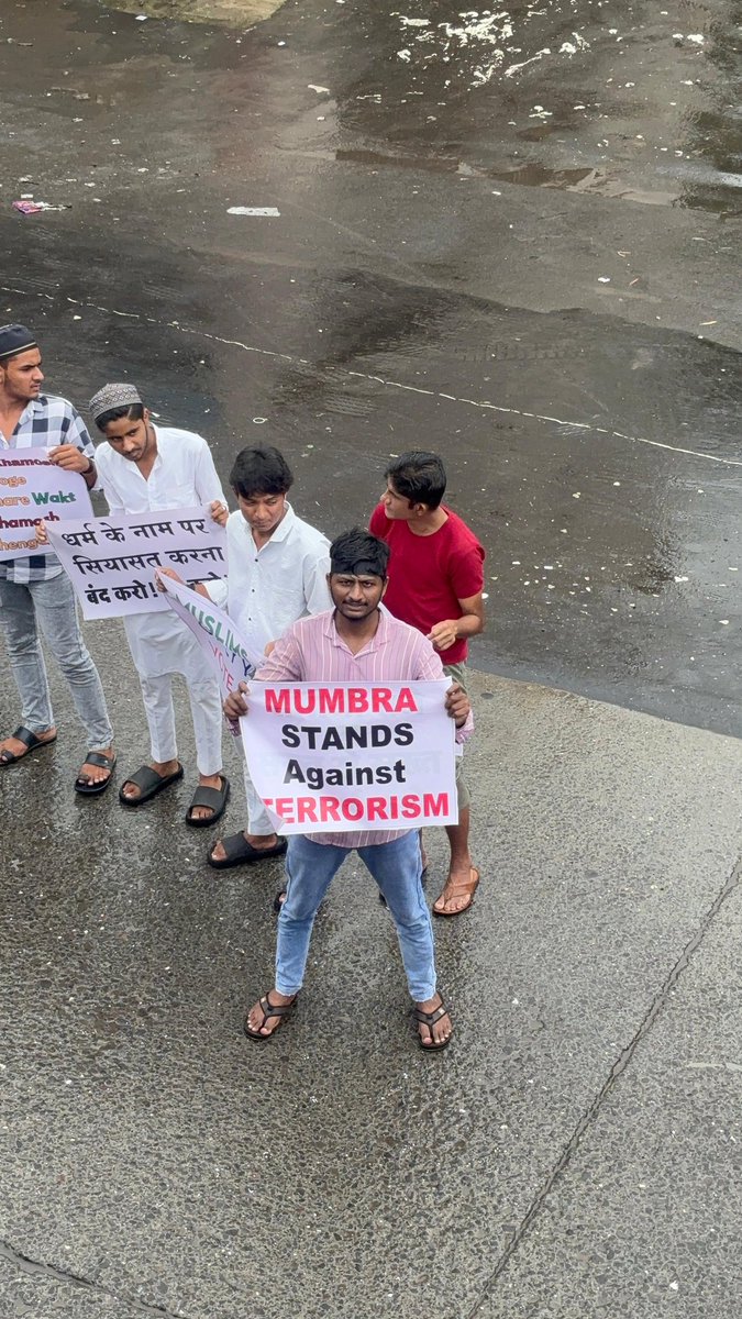 Mumbra_wala's tweet image. Biggest Human Chain Protest Ever, in Mumbra

Alhamdulillah Successful Protest Against Hindutwa Mob of Vishalgad-Maharashtra, Who Attacked Masjid in Kolhapur-Gajapur

#Protest #MasjidAttack
#KolhapurVishalGad #Microsoft
#CyberAttack
#Crowdstrike