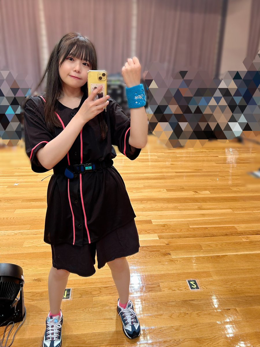 kohinatamika's tweet photo. #MyGO !!!!!6th LIVE
『見つけた景色、たずさえて』
のゲネでした🧭✨

暑かったので短パン。
グッズのリストバンドつけて沢山ベンベケしてきたよおお。

初��2DAYS公演、会場でお待ちしております💪

#バンドリ https://t.co/0msqQZpNKJ