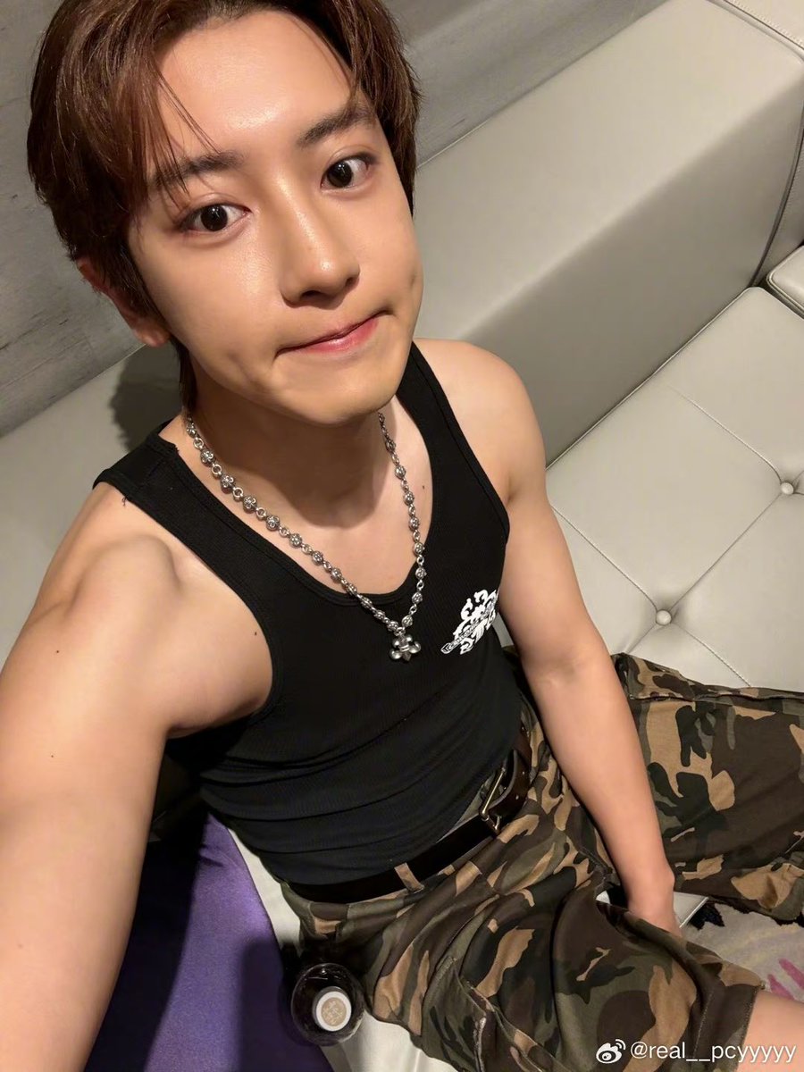 knockknock0408's tweet photo. CHANYEOL weibo : 今天春夏秋冬中文版怎么样呀？
我最喜欢跟你们一起唱歌了！🫶🏻 https://t.co/DOVdmQ4Rp3