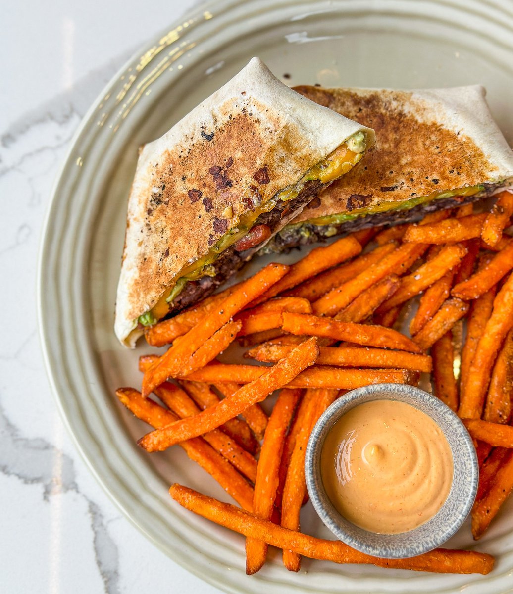 #FoodieFriday means it's time to explore one of Ann Arbor's favorite spots! 🌟🍽️

Hey Wolverines! 🐾 Looking for a delicious meal near <a href="/uofmichigan/">U of Michigan</a>? Head over to @savas_ann_arbor, a local gem offering a diverse menu that’s perfect for any craving.