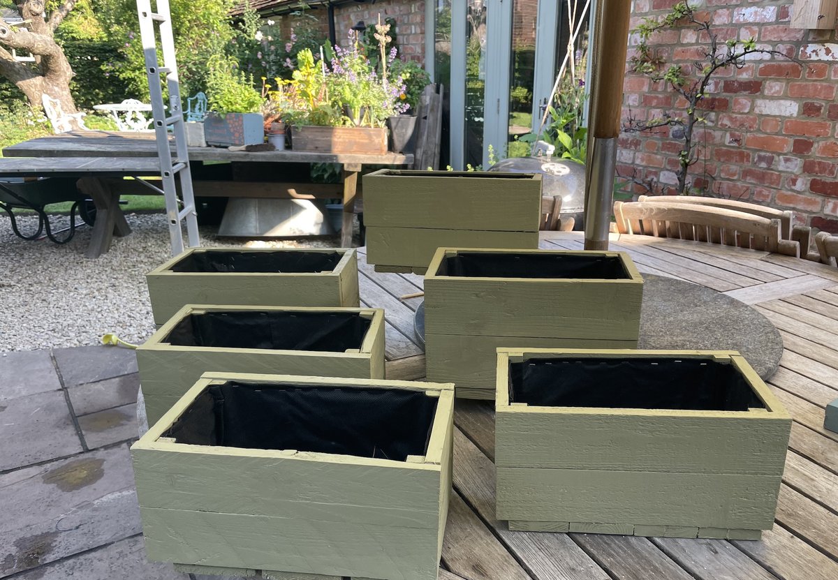 GreenSkillsLib's tweet photo. We are so proud of the wonderful group of Friends In Need @mind_in_berkshire. They have coped this past year so admirably with their own needs along with not having a supervisor, coming to the Green Skills Library every week with more confidence week on week. https://t.co/vA3uXkFWSa