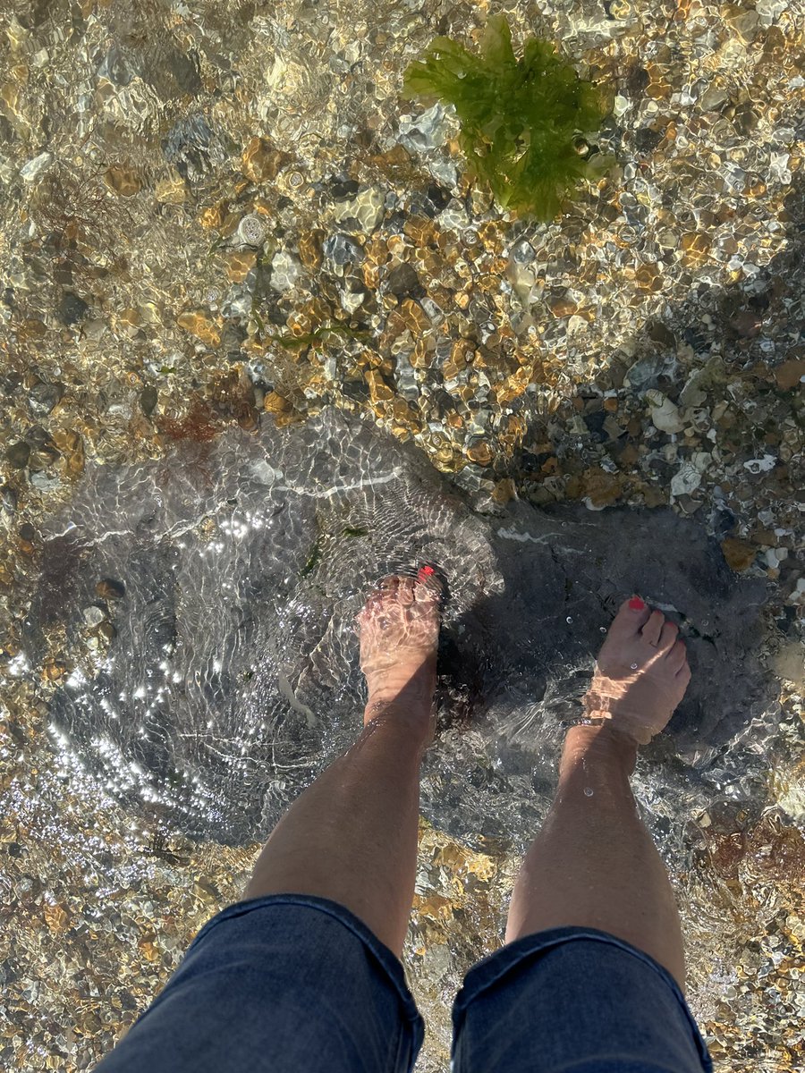 Out with mum, who has had a couple of ‘funny turns’ this week. She’s sat in the car knitting, loving the view. Lee on the Solent. 😎