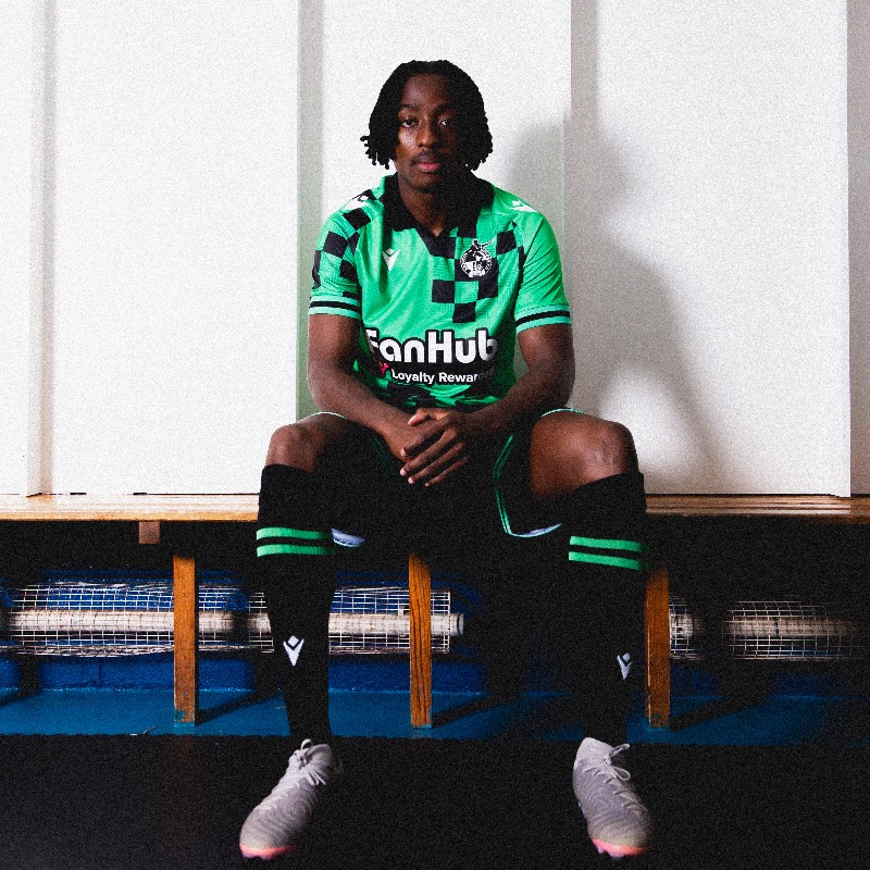 Official_BRFC's tweet photo. Attacker Omochere has signed a three-year contract at Rovers, with the option of a fourth season, and becomes the Gas’ eleventh signing of the summer 👊 https://t.co/N46jvHhA0G