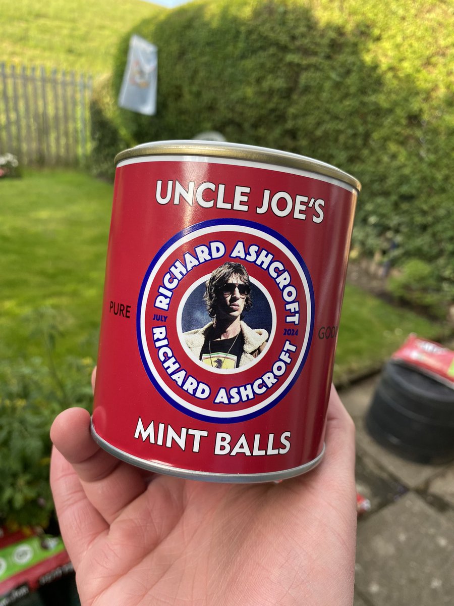HandyNeil's tweet photo. One more sleep ๐๐ป #LuckyMan #PureGood @richardashcroft @UncleJoesSweets #wigan #richardashcroft https://t.co/fRq75fK355