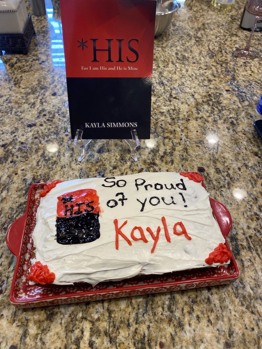 kayla_bake's tweet photo. My mom making this cake to privately celebrate my first book meant so much… and my dad is always continuously encouraging me to write my next book. 🥹

Order my first book if you haven’t already. &amp; leave a review 

https://t.co/3erKcPS0Pr

⭐️⭐️⭐️⭐️⭐️ https://t.co/THWPOVUB4O
