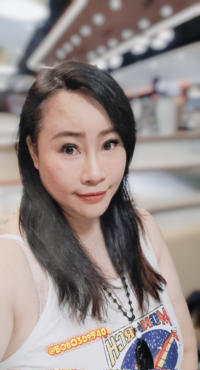 #累到個無敵～腳抽筋手沒力😓
#感謝今天所有拍檔的協助
#更感謝助理特別請假回來幫我～一直被我操到晚上12:00才吃晚餐😊#必須犒賞一下～但為何我們總要到那麼晚才吃晚餐呢？😅😅😅
（#愛心留言+#轉推跟隨喔）
#大奶
#超熟女 https://t.co/xMWXMPtokJ