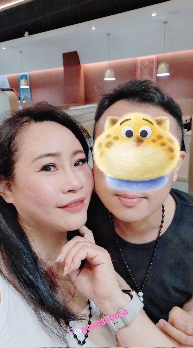 #累到個無敵～腳抽筋手沒力😓
#感謝今天所有拍檔的協助
#更感謝助理特別請假回來幫我～一直被我操到晚上12:00才吃晚餐😊#必須犒賞一下～但為何我們總要到那麼晚才吃晚餐呢？😅😅😅
（#愛心留言+#轉推跟隨喔）
#大奶
#超熟女 https://t.co/xMWXMPtokJ