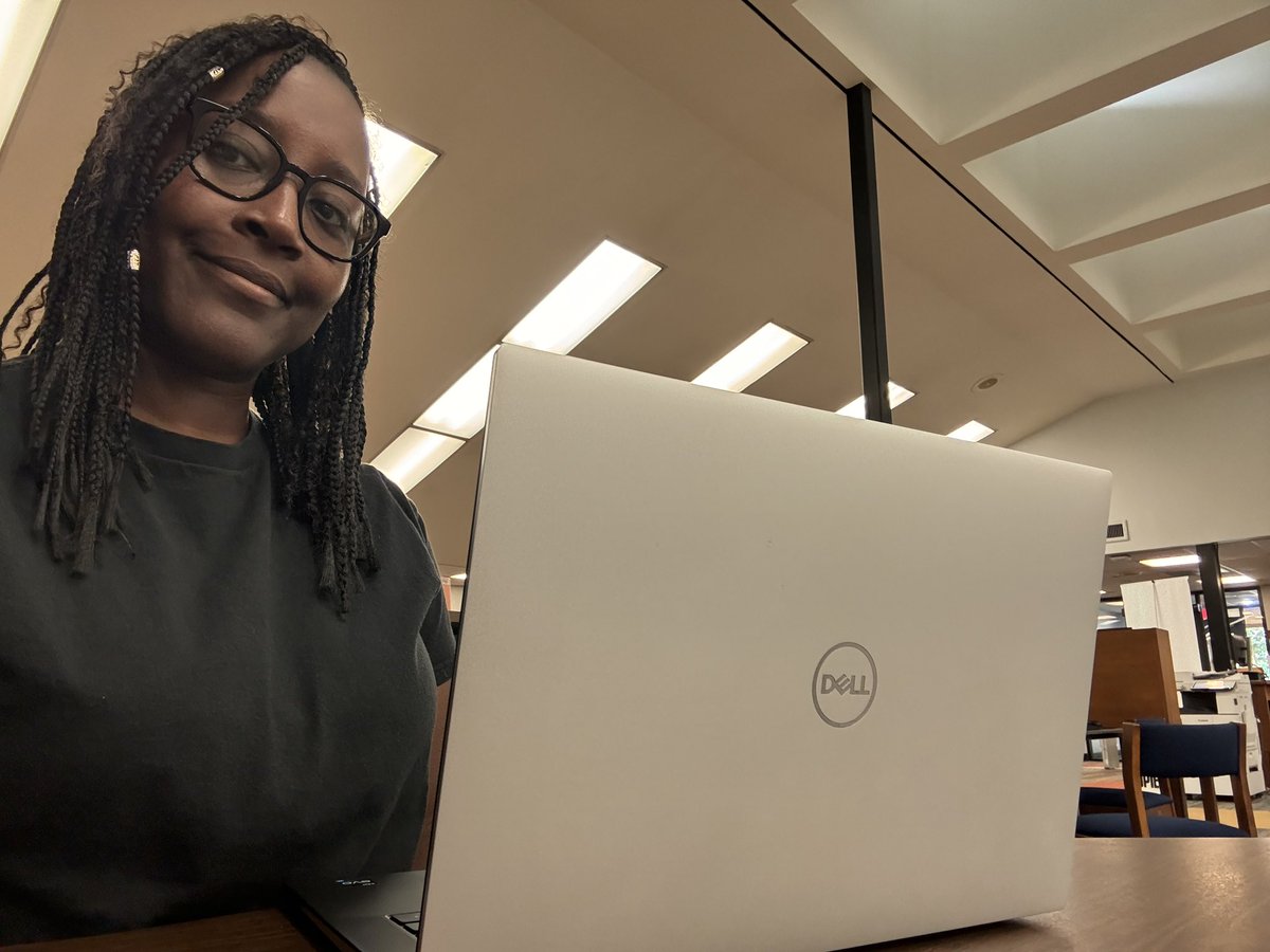 survivininpink's tweet photo. Public Library #writercheckin #writercommunity #writers https://t.co/VST4VuPzVA