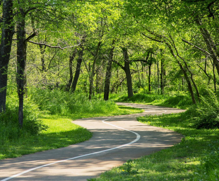 ArlingtonParks's tweet photo. Did you know Arlington has over 85 miles of park trail? That's about as far as Arlington is from the Red River to the north, or Waco to the south! Whether you want concrete, mulch or gravel, through trees or along water, you're never far from a great trail!
#APRD100 #NaturallyFun https://t.co/XdJM6Mc1Vc