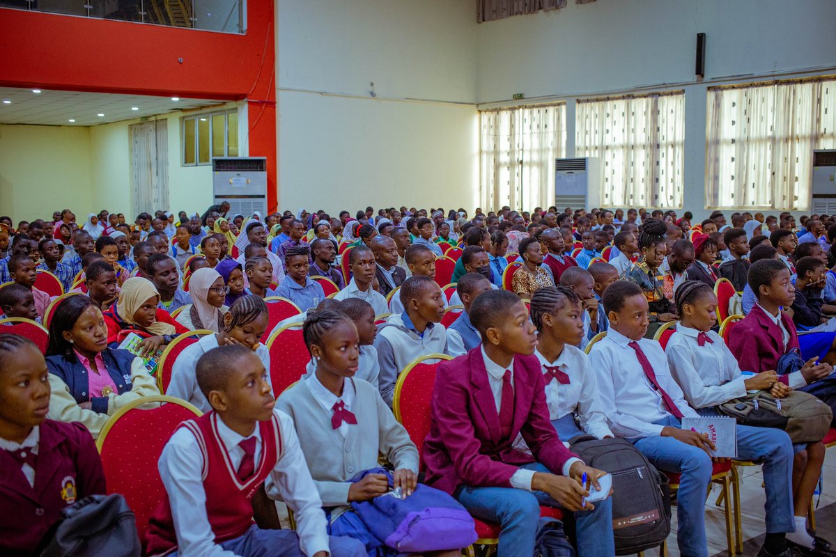 CodegarageA's tweet image. for generously giving a monetary gift to one of the students who presented.

We deeply appreciate your love and support.

#1000LinesofCode #CodeGarageAfrica #ZeehAfrica #386konsult