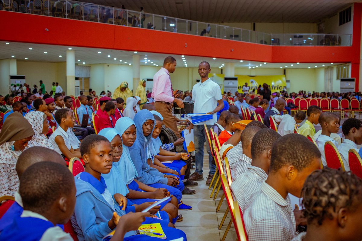 CodegarageA's tweet image. for generously giving a monetary gift to one of the students who presented.

We deeply appreciate your love and support.

#1000LinesofCode #CodeGarageAfrica #ZeehAfrica #386konsult