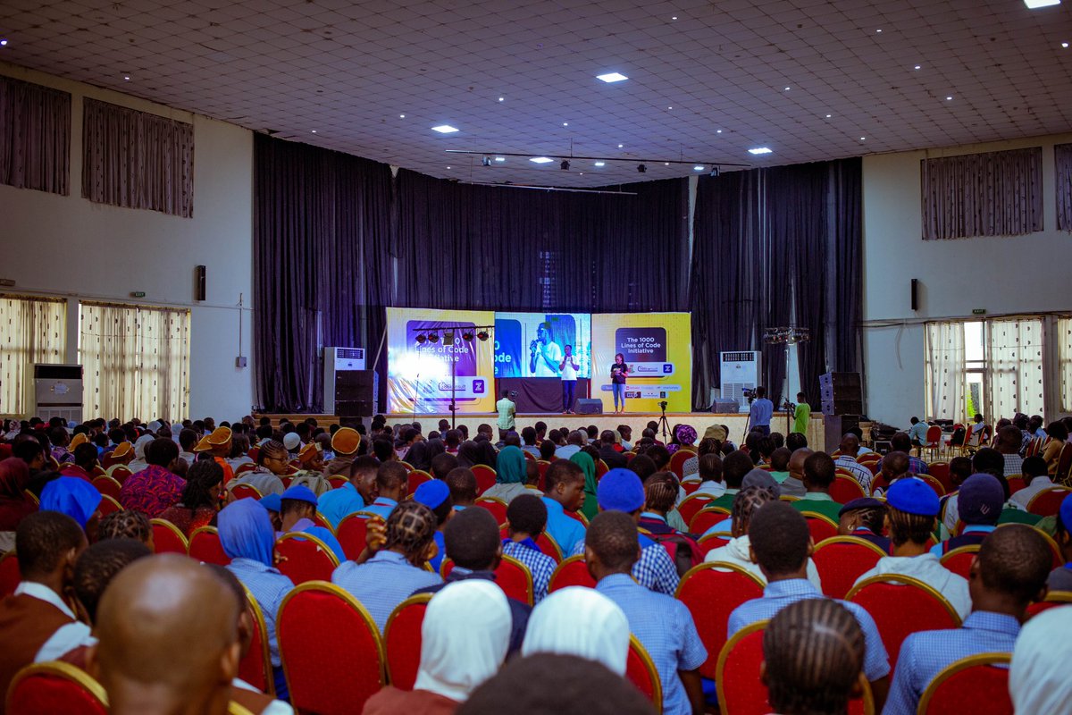 CodegarageA's tweet image. for generously giving a monetary gift to one of the students who presented.

We deeply appreciate your love and support.

#1000LinesofCode #CodeGarageAfrica #ZeehAfrica #386konsult