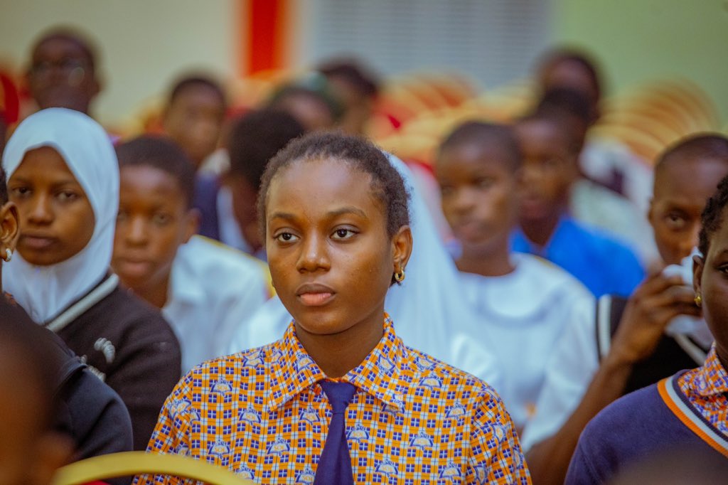 CodegarageA's tweet image. To Rev. @ogedengbeidowu , the Executive Assistant to the Executive Governor of Oyo State and Focal person on Human Capital Development, we say a big thank you for your support on this initiative.

#1000LinesofCode #CodeGarageAfrica #ZeehAfrica #386konsult