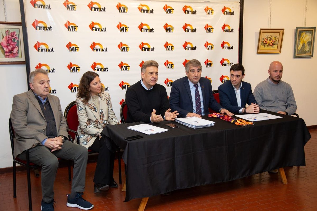 +INFO de Firmat
El Intendente Maximino y el ministro de Gobierno Bastía, realizaron importantes anuncios sobre obras de infraestructura 
buff.ly/3Wtnykb