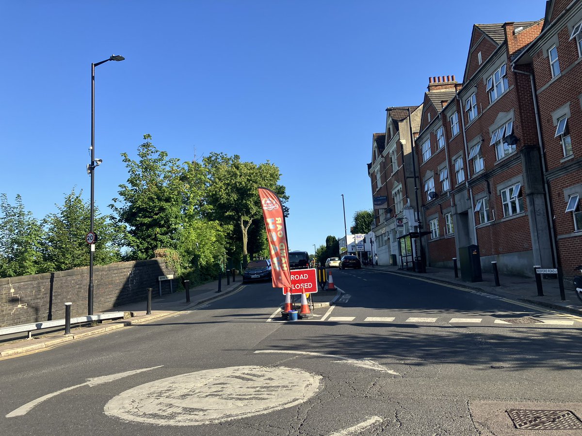 msolwilliams's tweet photo. What a beautiful place Ally Pally can be!

Why is it so unusually nice now…? 🤔

Because @Yourallypally has closed Alexandra Palace way to cars! 

Tonight for @TomOdell, another day for another great event. 

As the Park and Palace were intended. Good for all. Make it permanent! https://t.co/qBVHEZZbYX