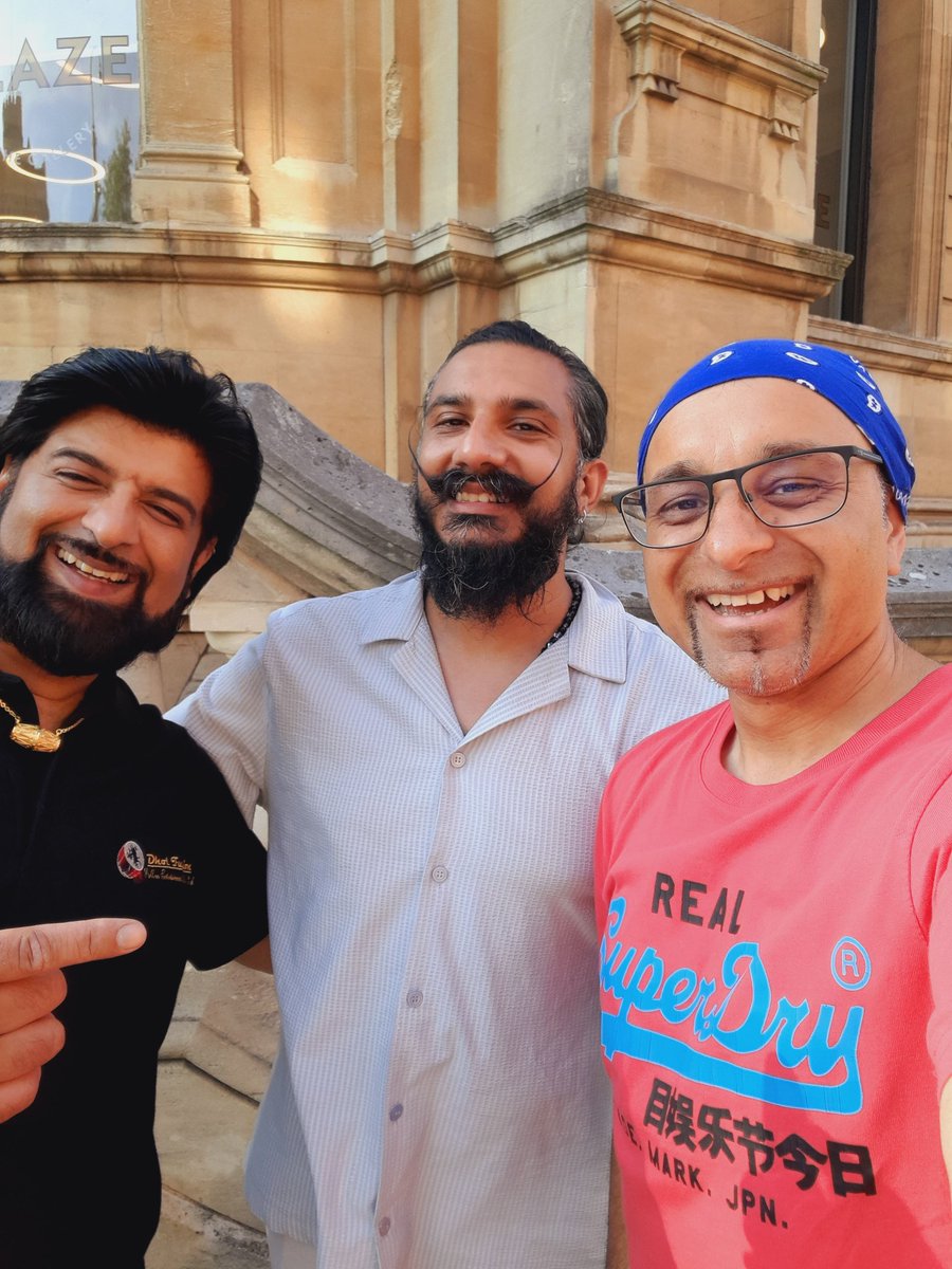 Here at Friday Lates, back in #Wolverhampton home city <a href="/WolvArtGallery/">Wolverhampton Art Gallery</a> with my Bros Ajay Nagi of Dhol Fusion and <a href="/ArunKapur333/">ਅਰੁਣ ਕਪੂਰ 🖤</a> Spoken Word Artist. For the ROUNDABOUT Project Finale <a href="/AsylumGalleryWM/">Asylum Art Gallery</a> 
#Diversity #Inclusion #Bhangra