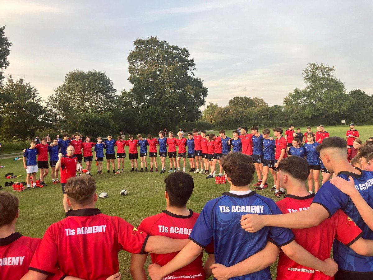 TJRFC's tweet photo. 🔴🔵 TJs Academy pre-season underway…

Over 80 TJs Academy players gathered for the first pre-season session at the Slade this Wednesday https://t.co/EJA5nsXQNx