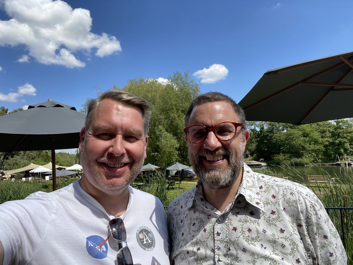 Just back home after a fantastic Fusion Teachers Conference and visit to the Culham Campus with ⁦<a href="/UKAEAofficial/">UK Atomic Energy Authority</a>⁩ and ⁦<a href="/ogdentrust/">Ogden Trust</a>⁩ - and also this fanboy had chance to meet the brilliant James de Winter again (my second favourite Ogden Mentor after Helen 😉) 👍