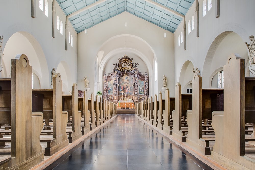 Morgen, mag ik weer een uitvaart opluisteren in my hometown.

#zingen #uitvaart #afscheid #someren #kerk #nederlandstaligemuziek #willekealberti #Gordon #claudiadebreij #wimsonneveld #maaikeouboter #lyadehaas #mieketelkamp #pauldeleeuw #zangeres #hannelore #uitvaartzangeres