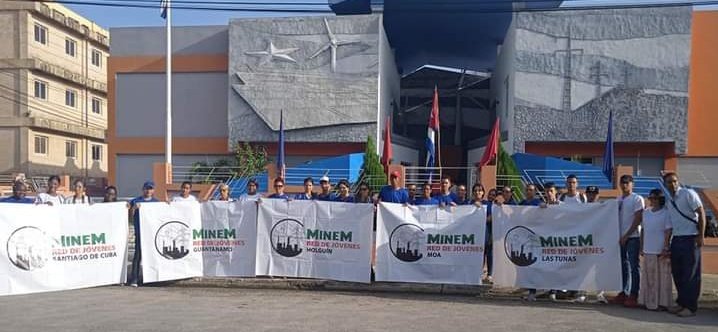 EparramuMunoz's tweet photo. En #Bayamo #ProvinciaGranma  se encuentran los miembros de la Red de jóvenes del Ministerio de Energía y Minas de la región Oriental que participan desde hoy  en el curso sobre COMUNICACIÓN ESTRATÉGICA: un éxito para la gestión empresarial. 
#ACCSGranma 
#ComunicaciónSocial https://t.co/o10wnhKIry